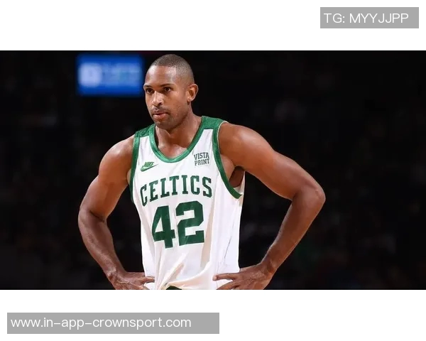 科尔赞霍福德防守智慧精准定位助球队稳固防线