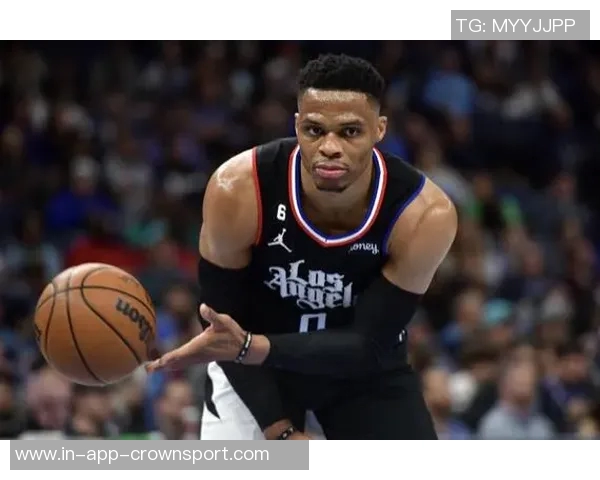 曼恩火力全开7投6中三分球完美表现助力球队拿下15分与3个篮板 曼恩火力全开7投6中三分球完美表现助力球队拿下15分与3个篮板