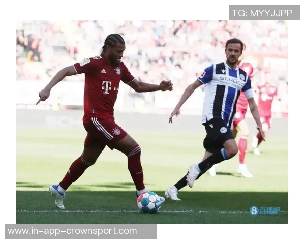 法尔克透露拜仁续约于帕梅卡诺签字费不会达到戴维斯水平