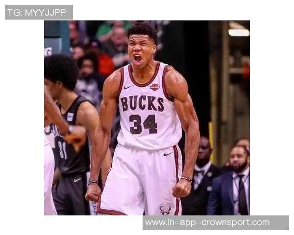 字母哥身穿43号球衣训练双臂肌肉线条惊艳全场引发热议 字母哥身穿43号球衣训练双臂肌肉线条惊艳全场引发热议