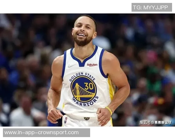 库里称赞库明加勇挑东契奇防守重任表现出色令人印象深刻 库里称赞库明加勇挑东契奇防守重任表现出色令人印象深刻