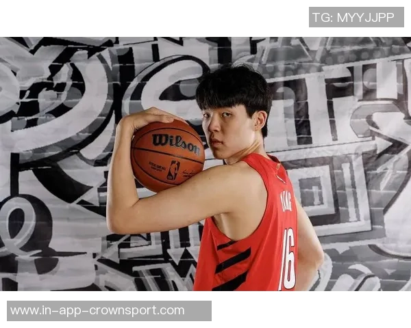 杨瀚森选择防守策略未上抢库里致其射术大放异彩