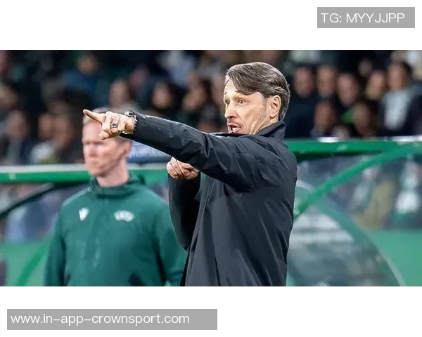 施洛特贝克今日独自训练科瓦奇期待他首发对阵曼城 施洛特贝克今日独自训练科瓦奇期待他首发对阵曼城